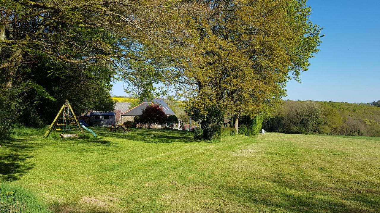 Maroux Vian Country Cottage Callac Eksteriør bilde
